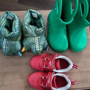 ✨SOLD✨Lot of three size 8 (little kids)